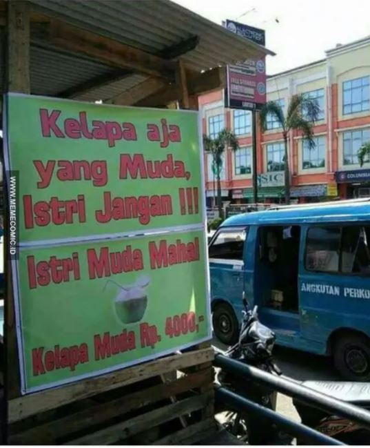 Tulisan kocak pedagang es kelapa yang bikin ketawa cekikikan